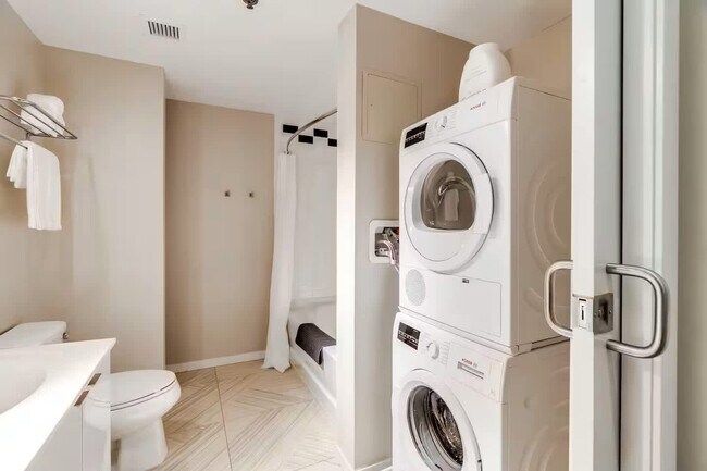 Building Photo - 309 Vine St