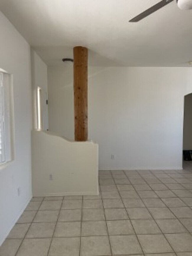 Building Photo - 583 Aloha Way