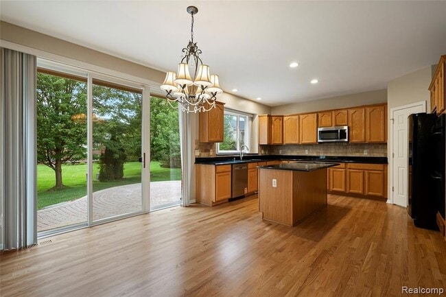 Building Photo - 50353 Livingston Dr