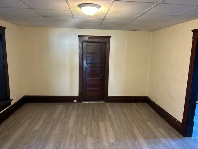 Building Photo - 485 Allyn St