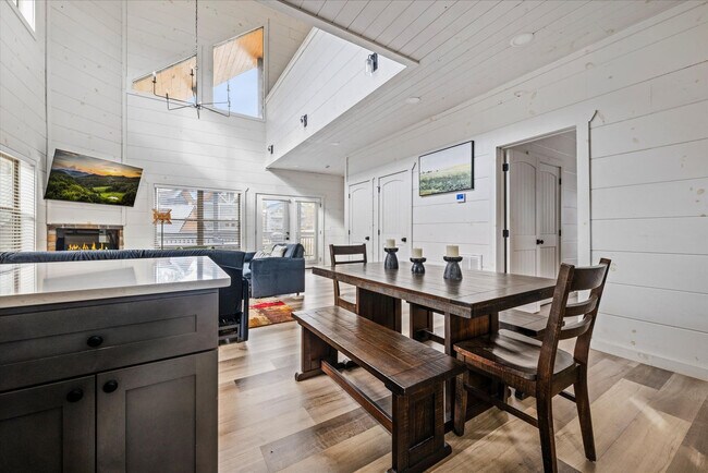 Building Photo - 532 Warbonnet Wy