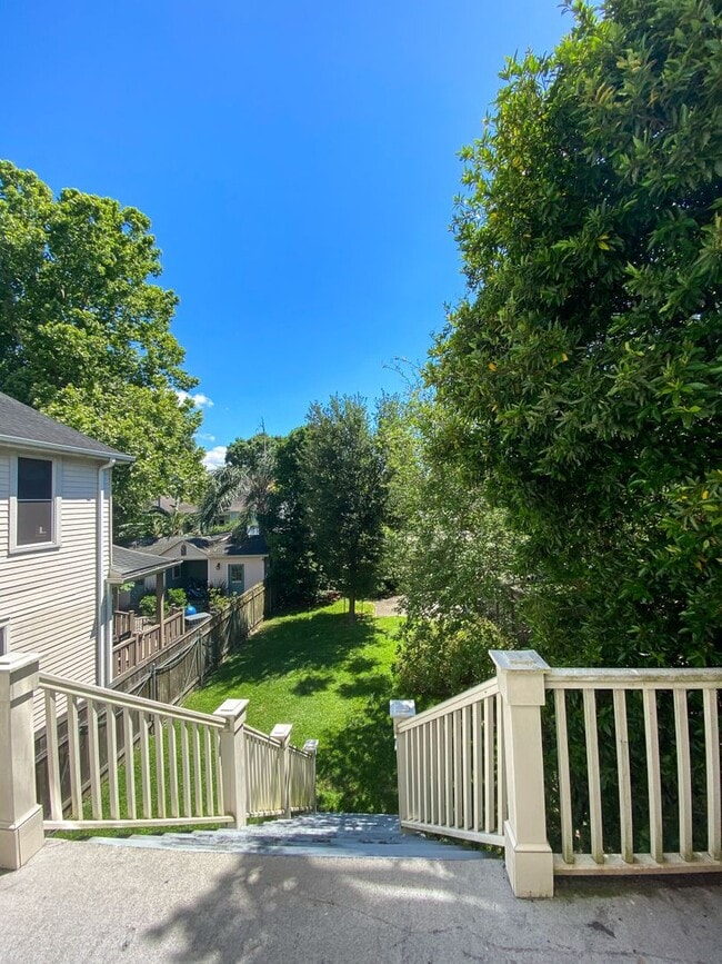 Building Photo - 6050 Laurel St