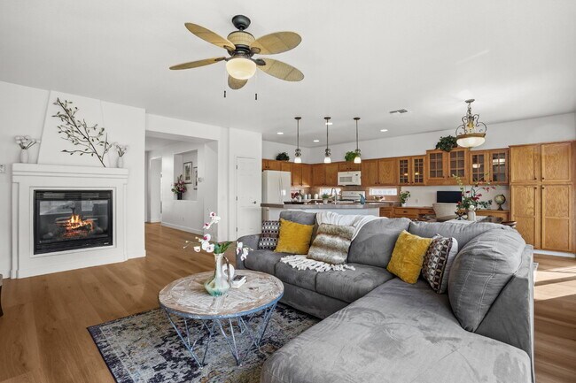 Building Photo - Charming 3-Bedroom Home with Pool