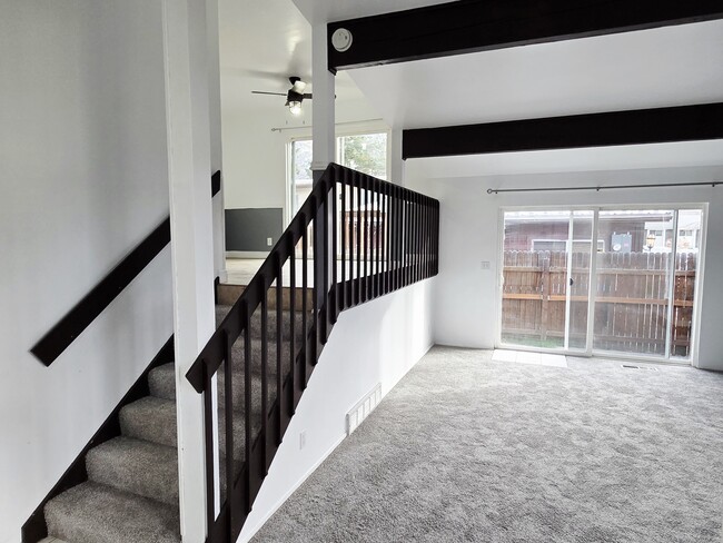 Building Photo - 1968 E 5850 S