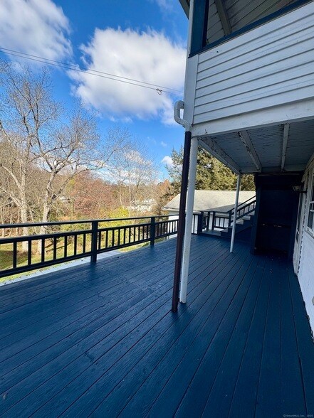 Building Photo - 227 Railroad St