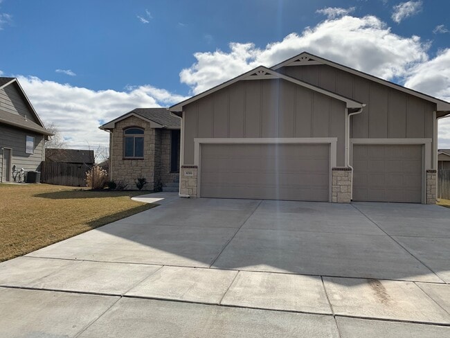 Primary Photo - 8301 W Kackley Cir