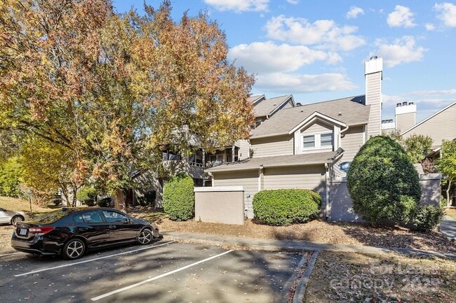 Building Photo - 2505 Stockbridge Dr