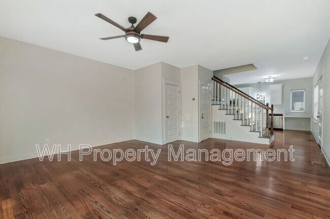 Building Photo - 123 Berry St