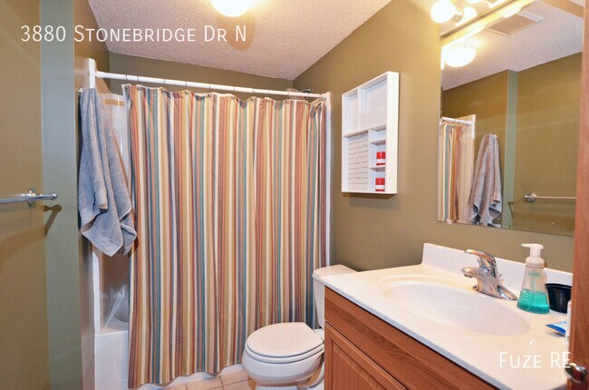 Building Photo - 3880 Stonebridge Dr N