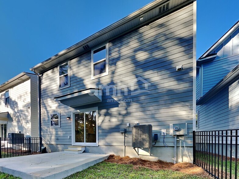 Building Photo - 1954 Weeping Cypress Dr