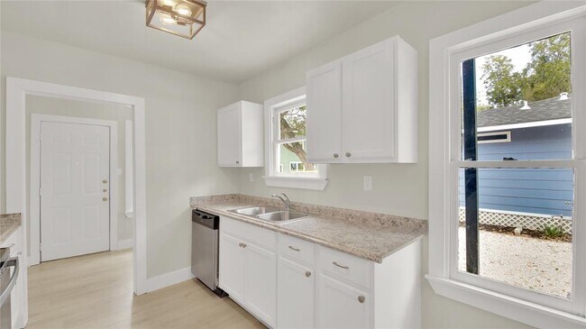 Building Photo - 4008 Speedway