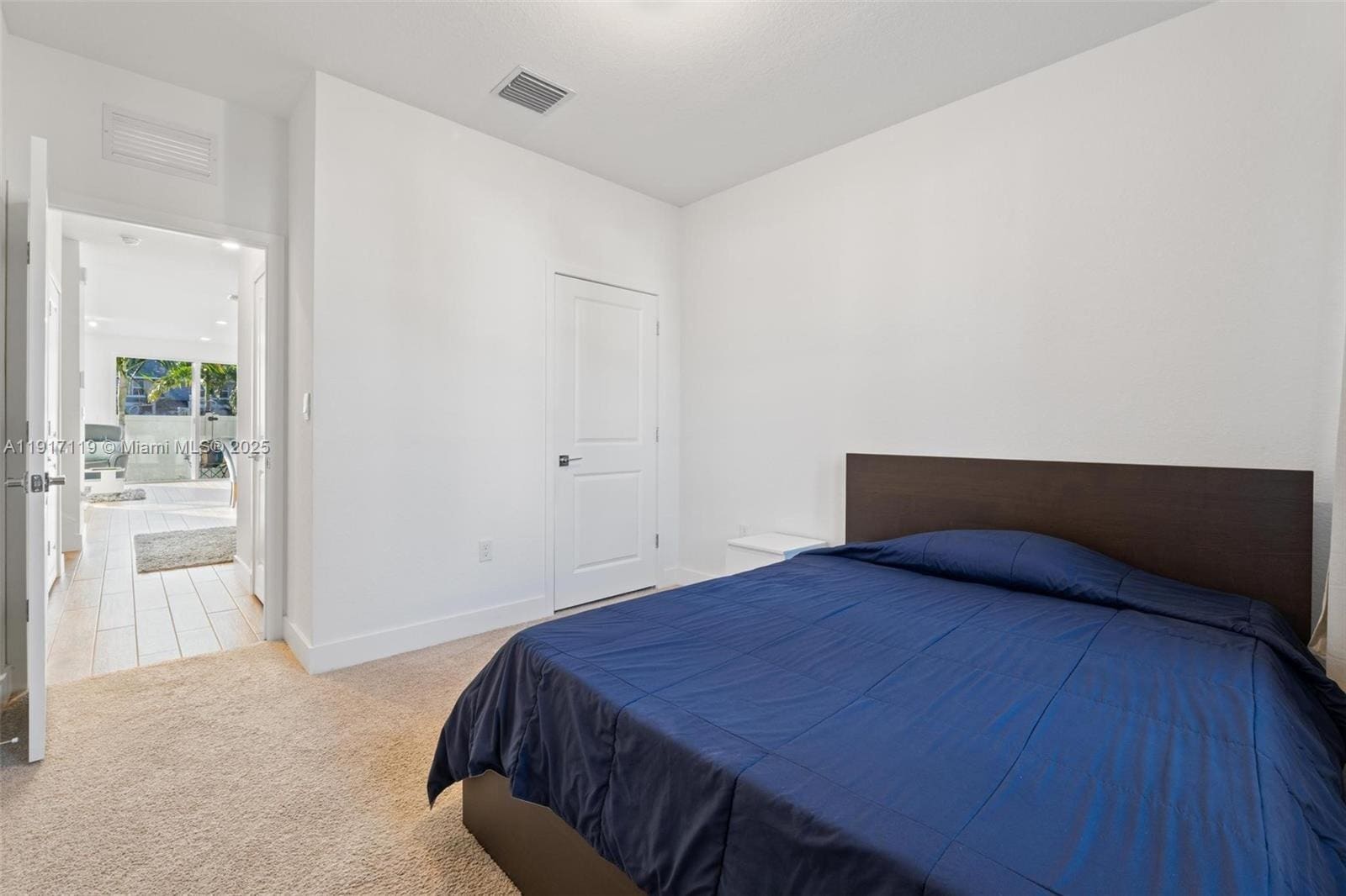 Building Photo - 210 SW 170th Ave