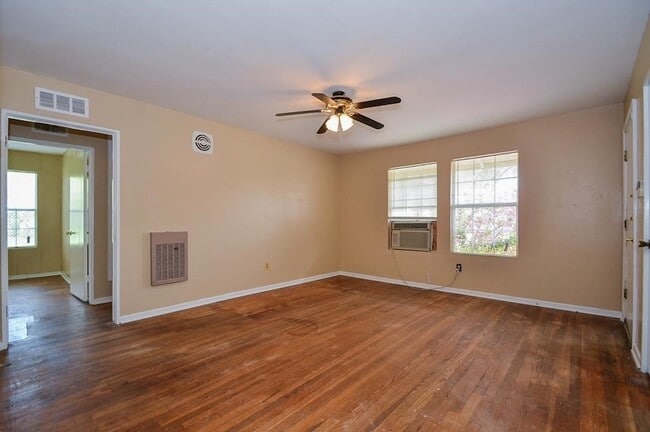 Building Photo - 5515 Flamingo Dr