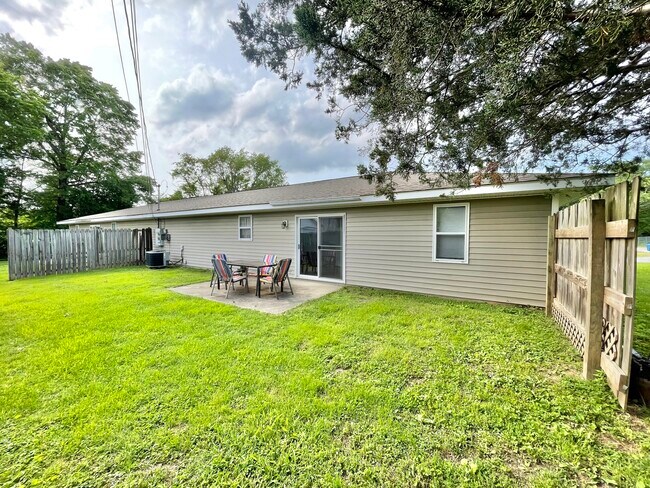 Building Photo - 210 Beaver St