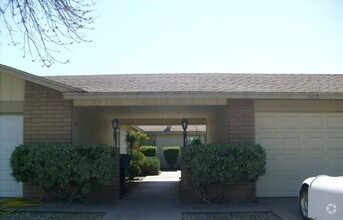 Building Photo - Modesto 2 Bedroom 2 Bath with Garage