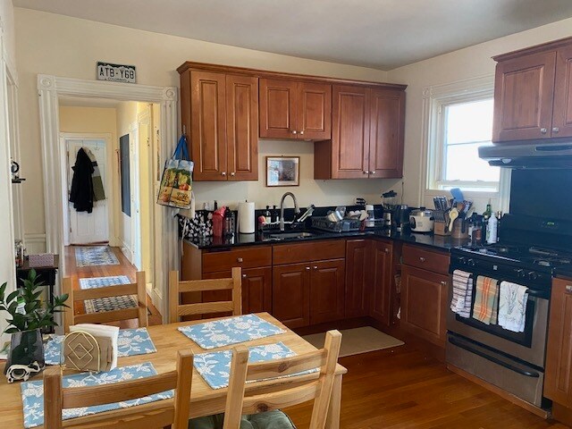 Building Photo - 161 Beacon St