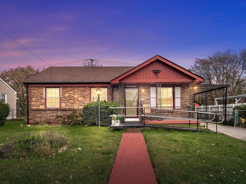 Building Photo - 809 Joseph Ave