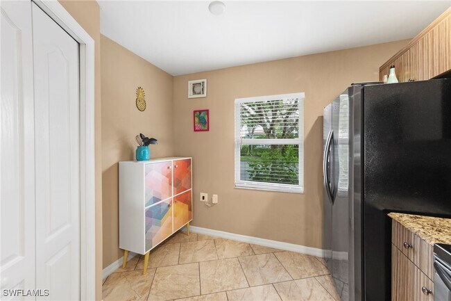 Building Photo - 12141 Summergate Cir