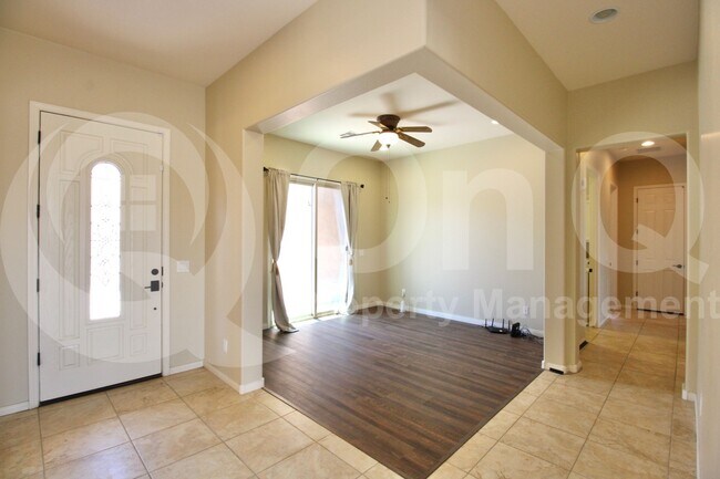 Building Photo - 17824 W Cedarwood Ln