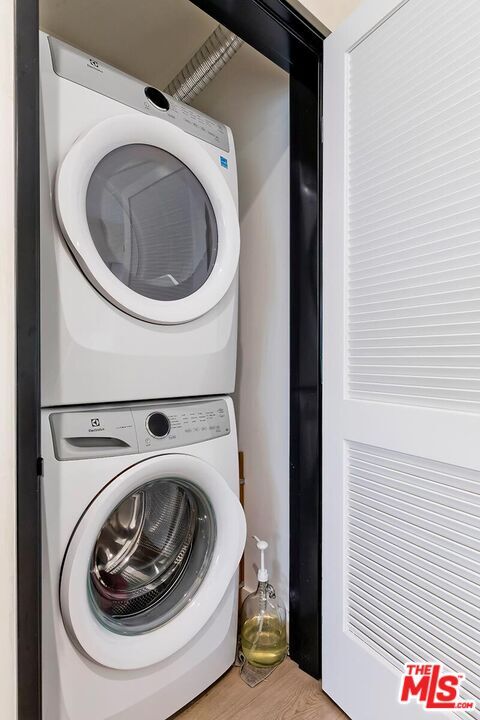 Building Photo - 957 Figueroa Terrace