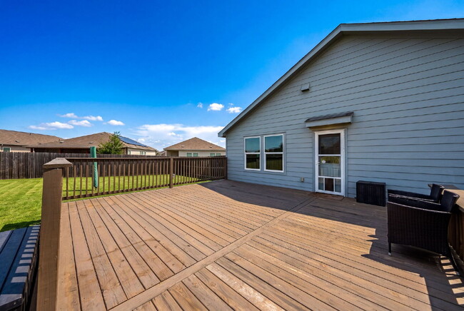 Building Photo - 2 WEEKS FREE RENT with any Lease Signed by June 2026!!!