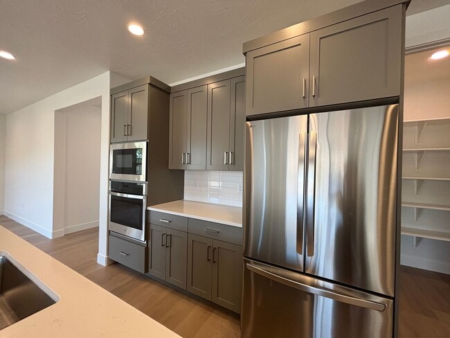 Building Photo - BRAND NEW 4 BEDROOM HOME OR RENT!