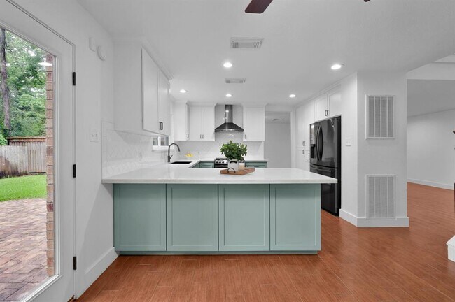 Building Photo - 5 Hickory Oak Dr