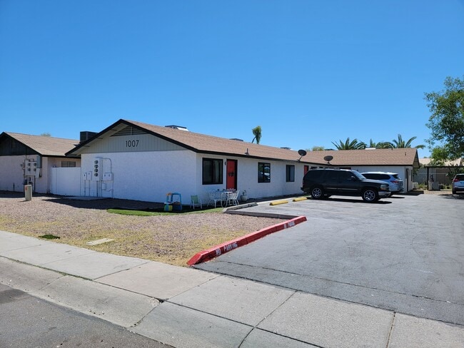 Primary Photo - 1007 E Commonwealth Plz