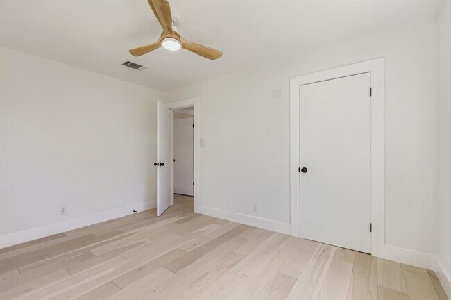 Building Photo - 2014 Hardy Cir