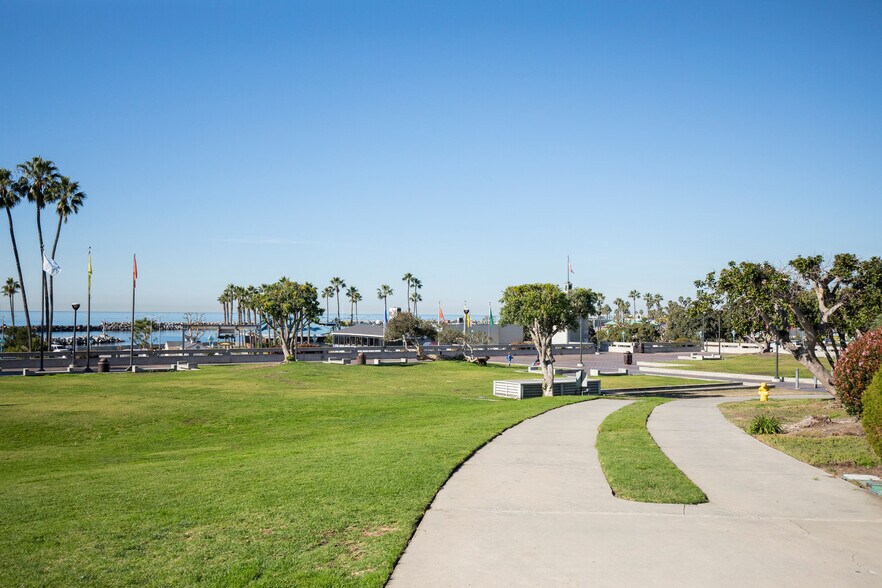 Building Photo - 360 The Village