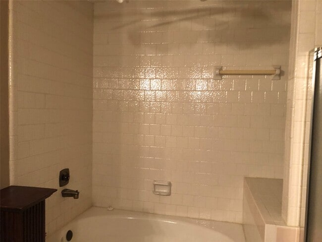 Building Photo - 8715 Lawncliff Ln