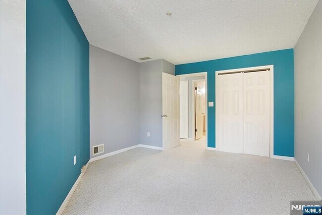 Building Photo - 1125 Hyde Park Ct