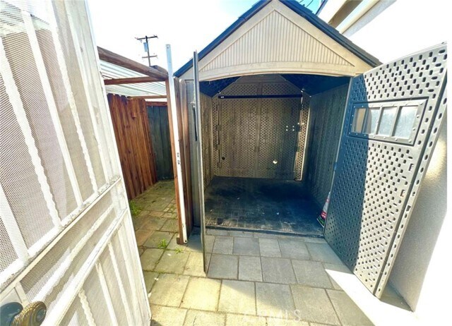 Building Photo - 5032 Gundry Ave