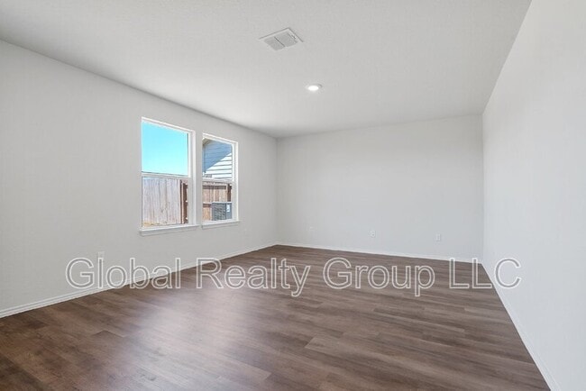 Building Photo - 535 Wild Olive Wy