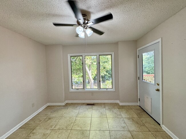 Building Photo - 116 Agoli Way
