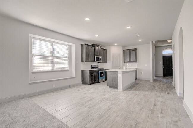 Building Photo - 7821 Cypress Dr