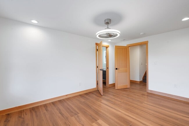 Building Photo - Lake Oswego Four Bedroom Home with View of...