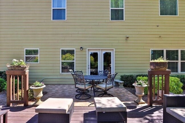 Building Photo - 4960 Wilshire Crossing