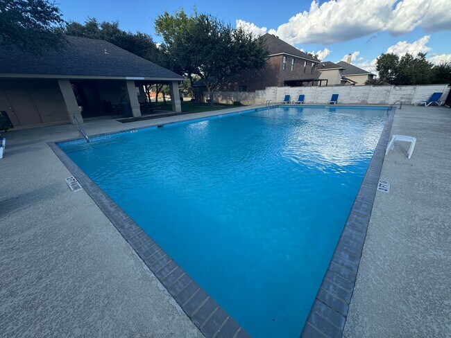 Building Photo - GATED COMMUNITY  |  STONE OAK  |  4 BEDROOMS + HUGE LOFT  |  SMALL LOFT/NURSERY/OFFICE/  |  EXCEL...