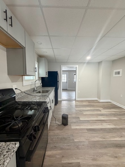 Building Photo - 26 N Nichols St