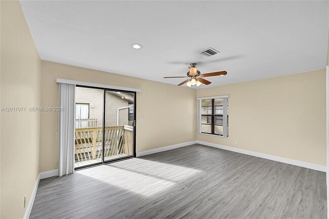 Building Photo - 2532 Coral Springs Dr