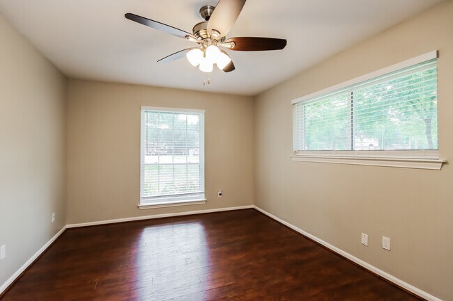 Building Photo - 26715 Westwood Dr