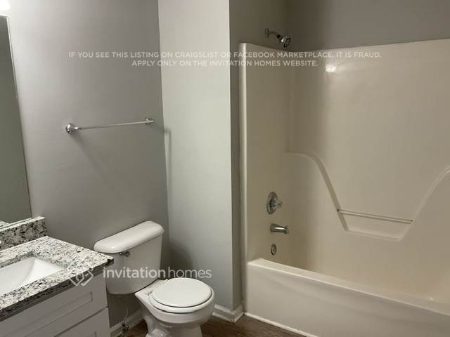 Building Photo - 685 Meadows Ln