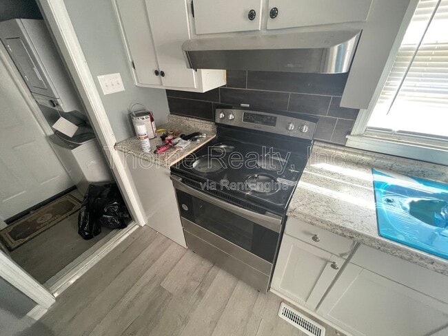 Building Photo - 1404 Forest St