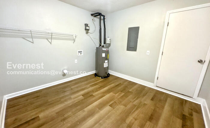 Building Photo - 14005 Glenview Dr SW