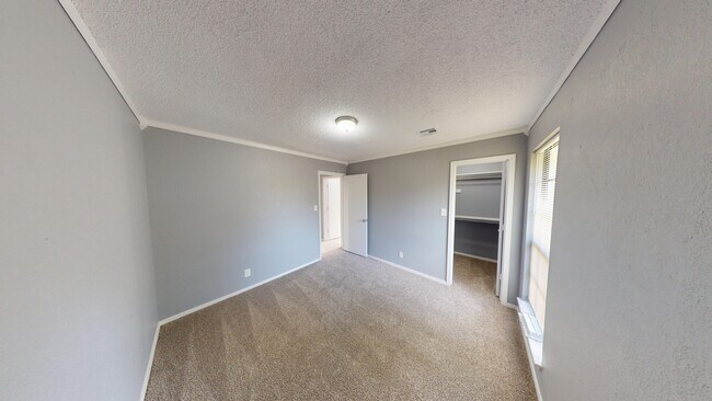 Building Photo - 210 W 115th St S