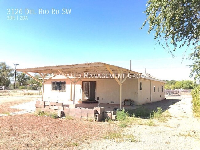 Building Photo - 3 Bedroom in Del Rio Acres/South Valley. L...