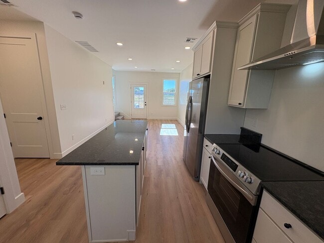 Building Photo - New Build- 3 bedroom, 2.5 bathroom home fo...