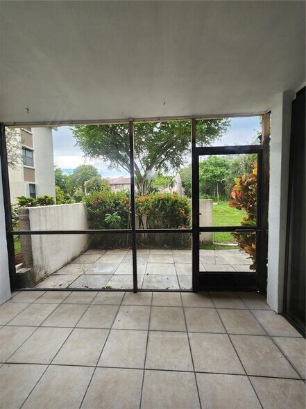 Building Photo - 8441 Forest Hills Dr