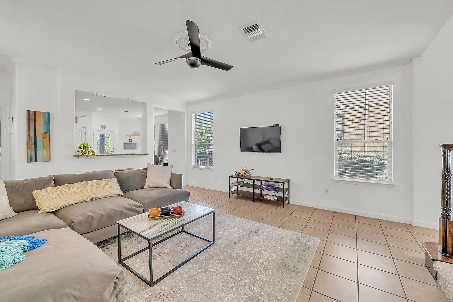Building Photo - Room in Duplex on S Meadowlark St